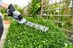 EGO Power Grasschere CHT2001E -Gartengeräte Geschäft EGO Shrub Shrears 10