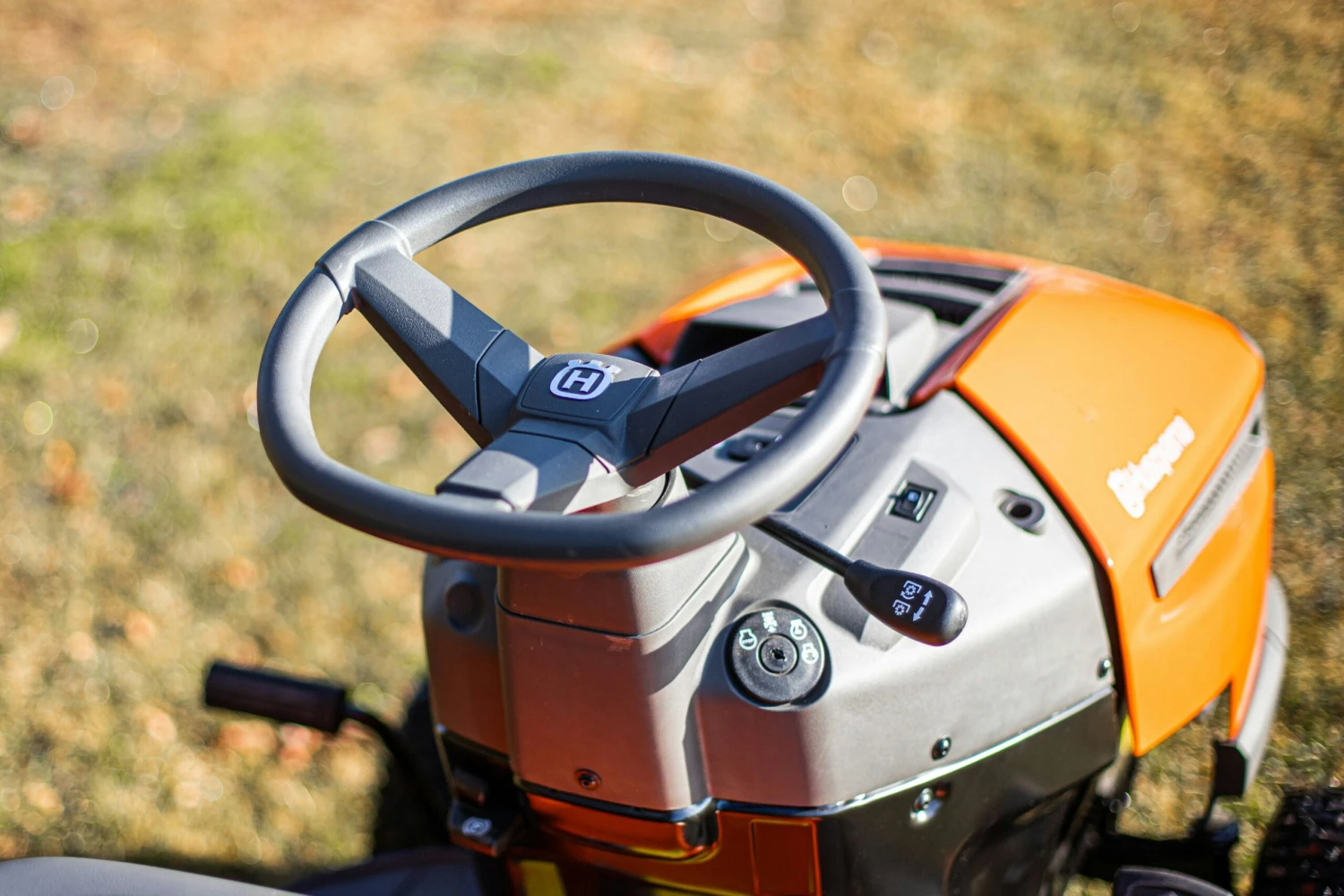 Husqvarna Rasentraktor TC 138 12 Husqvarna Rasentraktor TC 138 – Bild 12