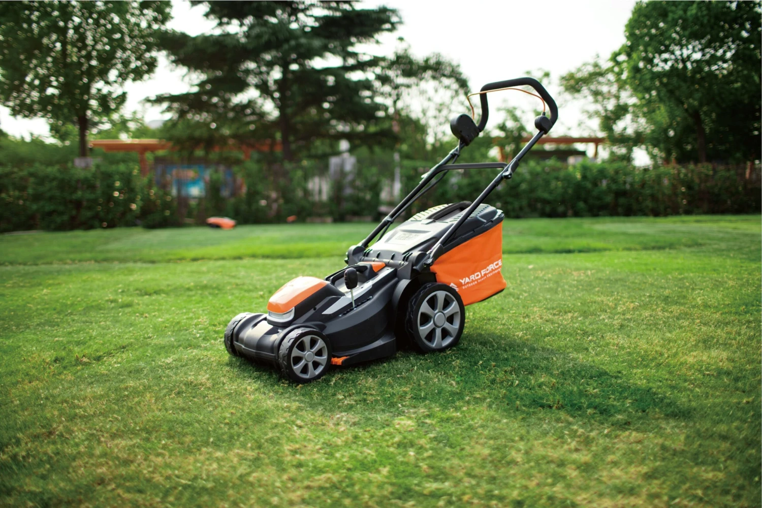Yardforce LM G40A - Akku-Rasenmäher 40V 1 Yardforce LM G40A - Akku-Rasenmäher 40V