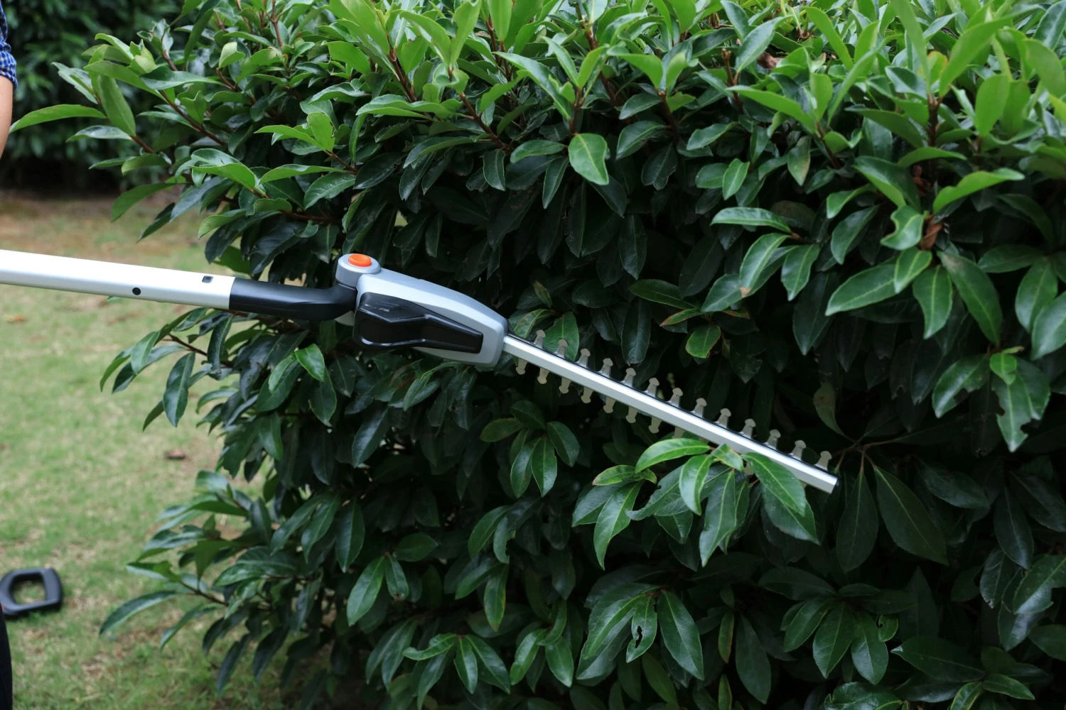 Yardforce LH F35 - Akku-Heckenschere 12V 2 Yardforce LH F35 - Akku-Heckenschere 12V – Bild 2