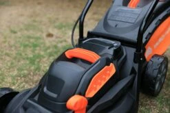 Yardforce LM C33 - Akku-Rasenmäher 20V -Gartengeräte Geschäft LM C33 5