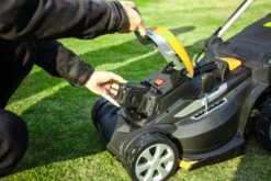 Yardforce LM C40 - Akku-Rasenmäher 20V 7 Yardforce LM C40 - Akku-Rasenmäher 20V -Gartengeräte Geschäft LM C40 4