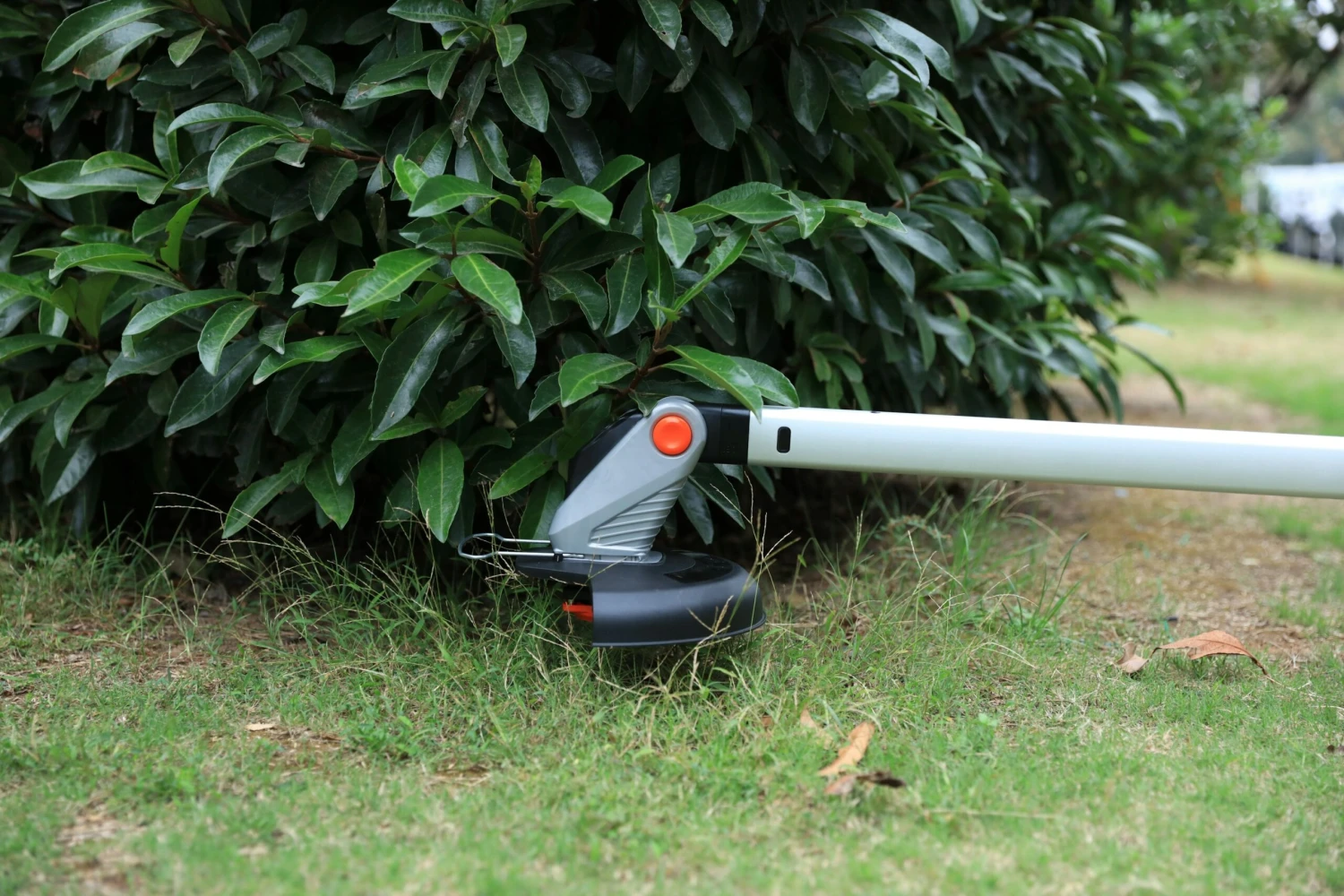 Yardforce LM F23BN - IFlex Urban Akku-Rasenmäher 12V Inkl. Trimmer 2 Yardforce LM F23BN - IFlex Urban Akku-Rasenmäher 12V Inkl. Trimmer – Bild 2